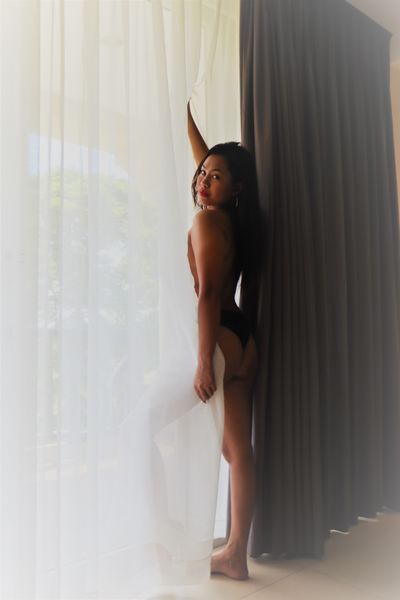 Karen Gonzales - Escort Girl from Peoria Illinois