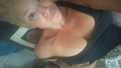 Brunette Escort in Elgin Illinois