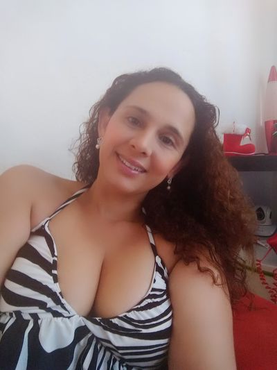 Laura Quiroga - Escort Girl from Glendale California